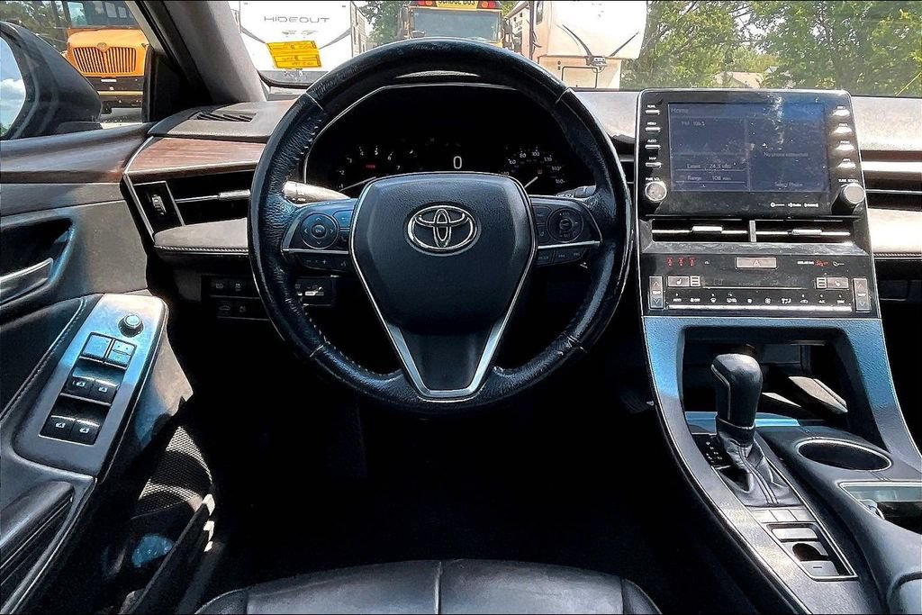 Used 2019 Toyota Avalon XLE FWD image 6