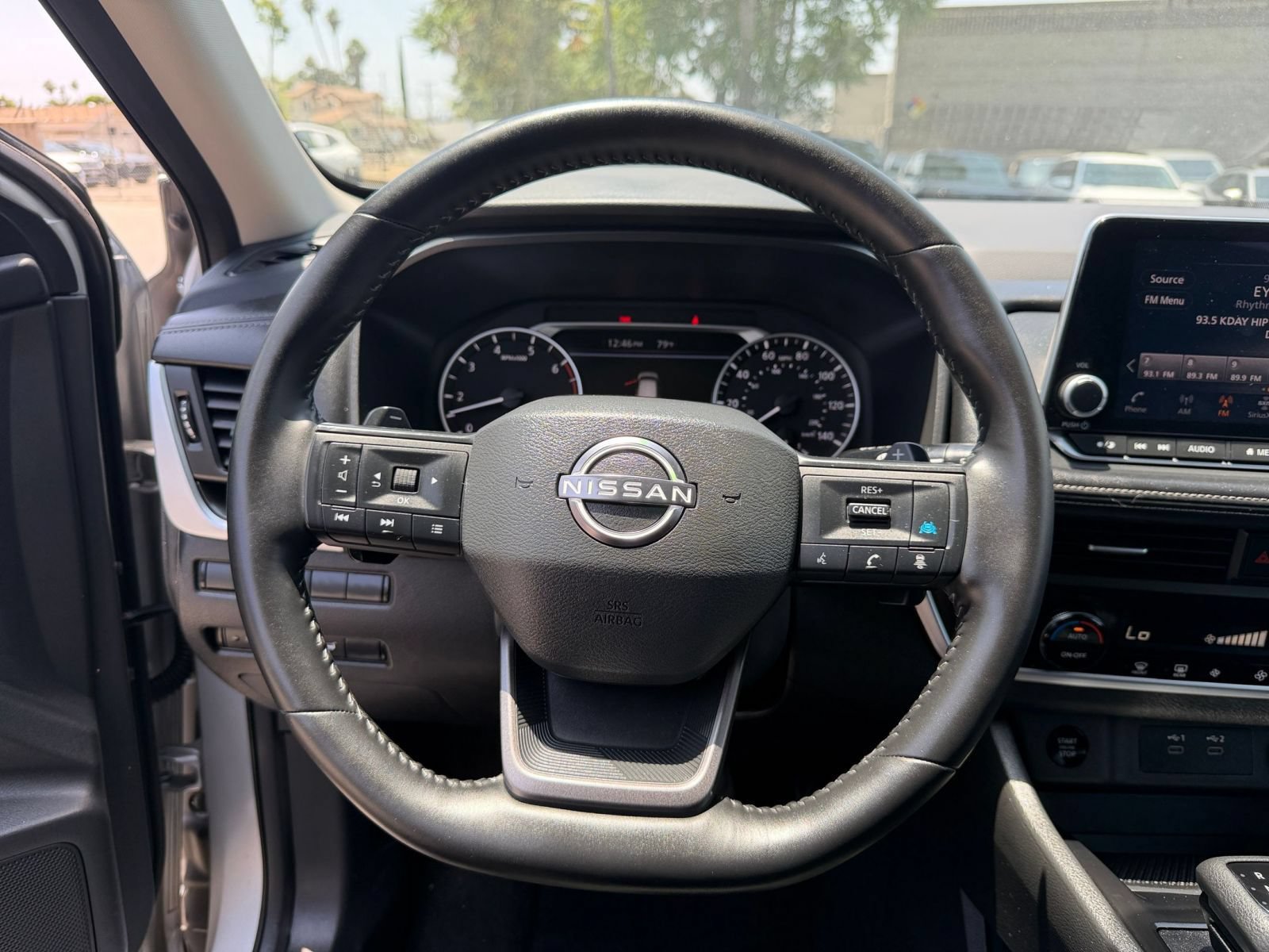 Used 2025 Nissan Rogue SV FWD image 29
