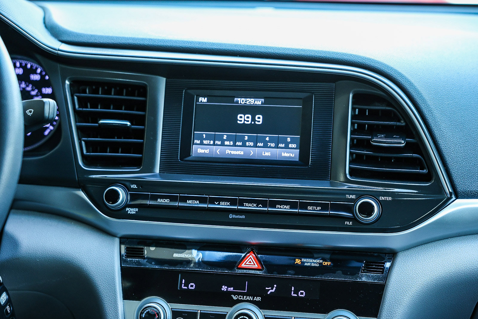 Used 2020 Hyundai Elantra SE image 18