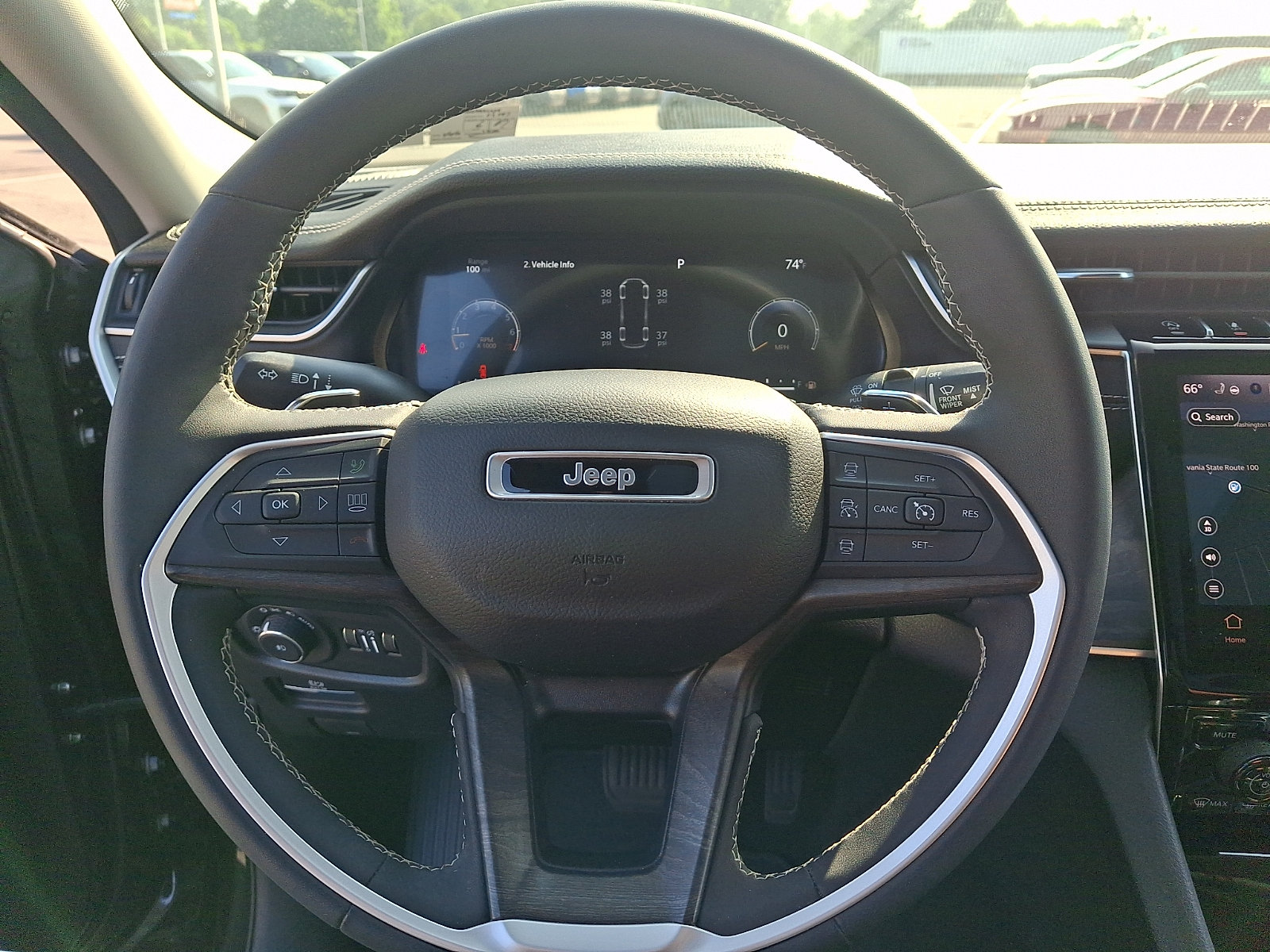 Used 2023 Jeep Grand Cherokee L Limited AWD/4WD image 21