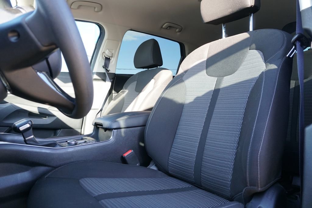 Used 2024 Kia Sorento LX image 18