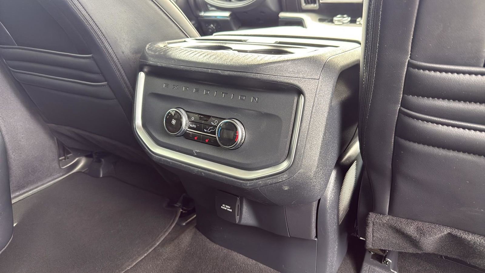 Certified 2025 Ford Expedition Platinum AWD/4WD image 28