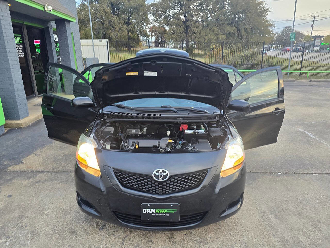 Used 2012 Toyota Yaris Sedan image 35