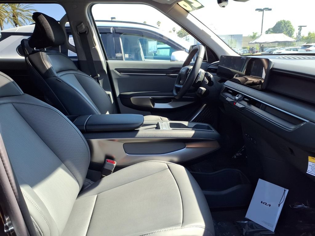 Used 2026 Kia EV9 Light RWD image 7