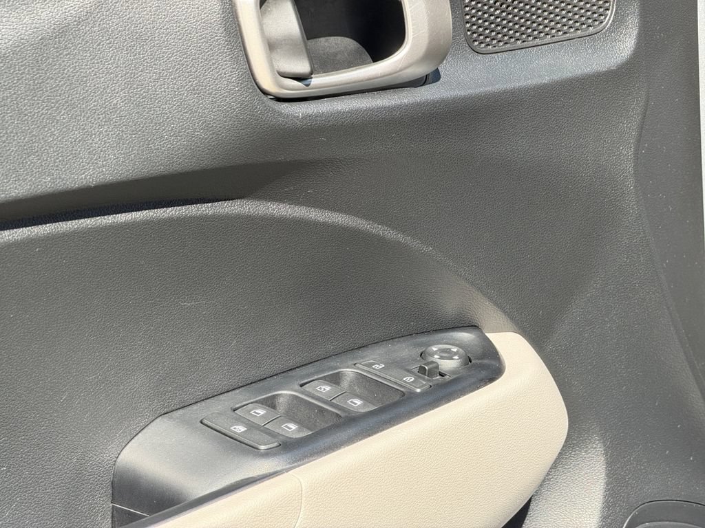 Used 2021 Hyundai Venue SEL w/ Premium Package FWD image 22