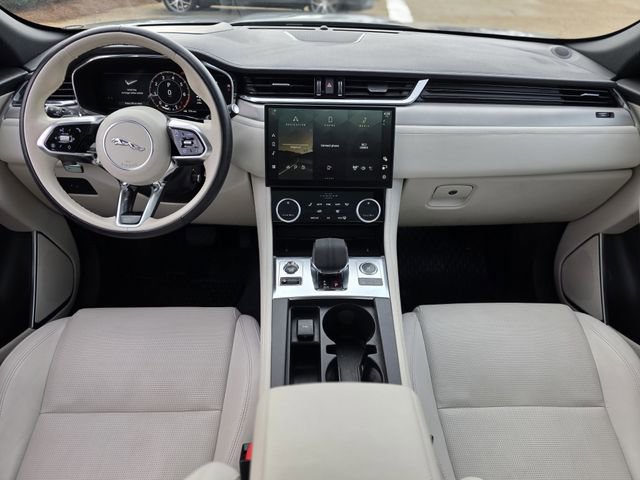 Used 2025 Jaguar F-PACE R-Dynamic S image 9