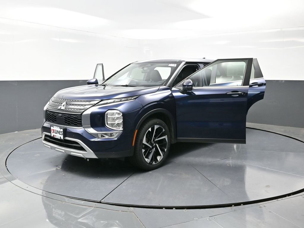Used 2024 Mitsubishi Outlander AWD image 57