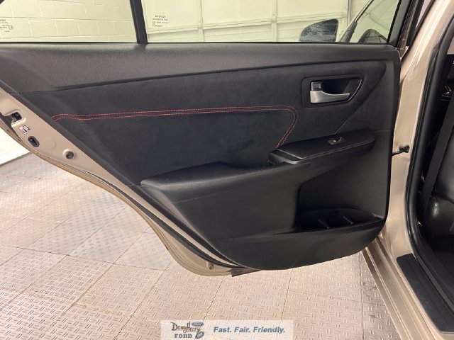 Used 2016 Toyota Camry XSE FWD image 29