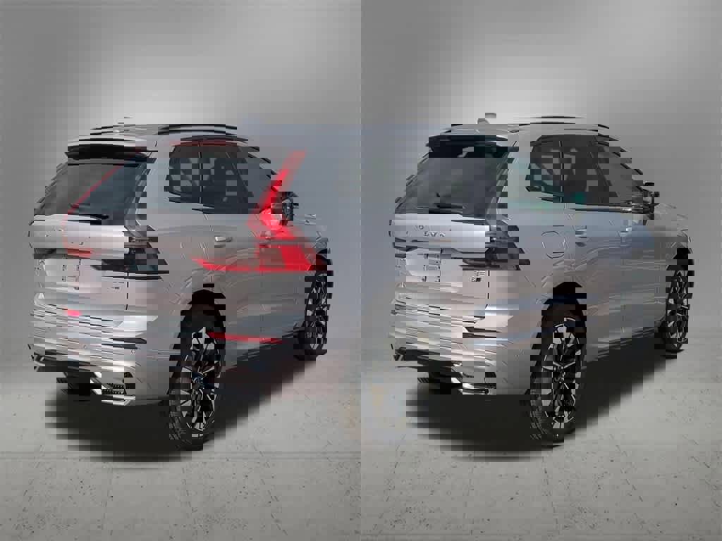 Used 2026 Volvo XC60 B5 Plus w/ Protection Package Premier image 6