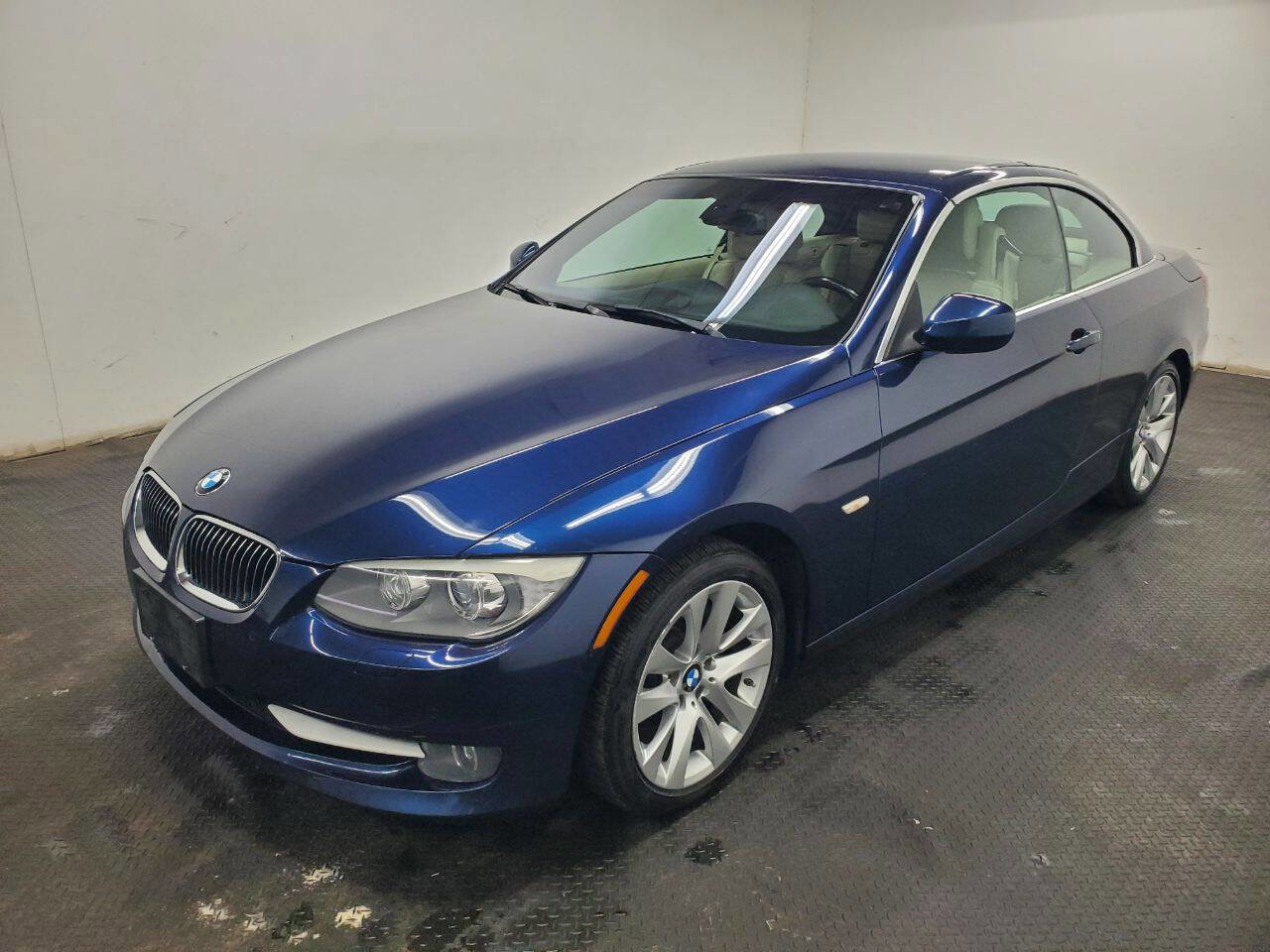 Used 2012 BMW 328i Convertible w/ Premium Pkg image 1