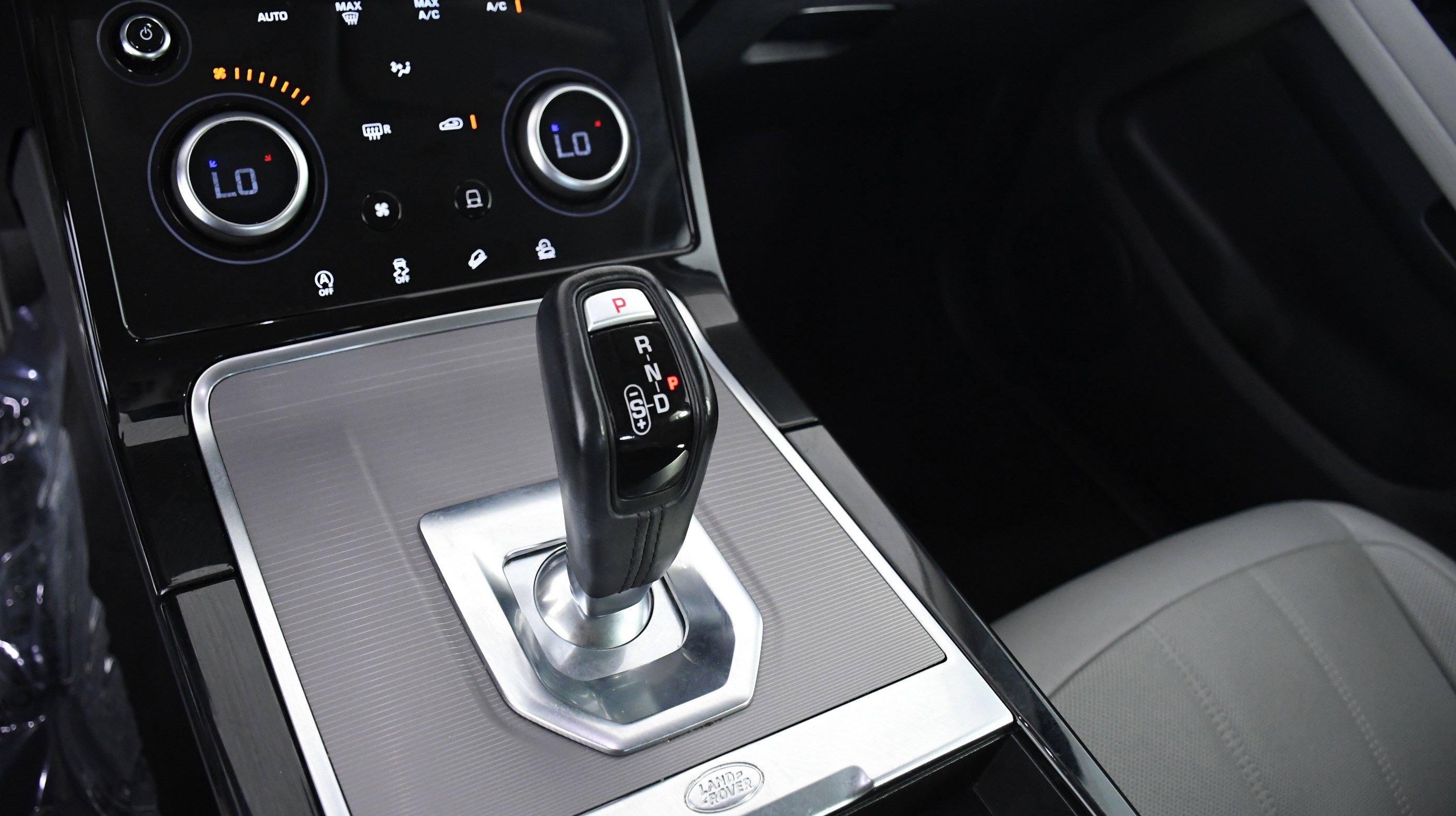 Used 2021 Land Rover Range Rover Evoque S image 18