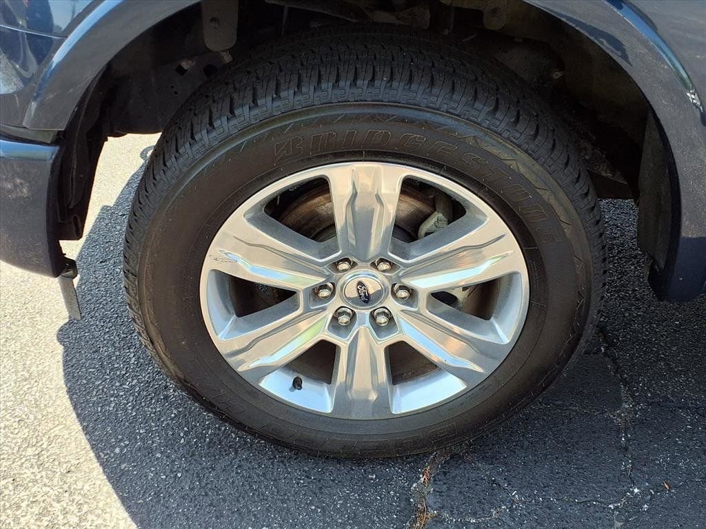 Used 2017 Ford F150 Platinum w/ Equipment Group 701A Luxury AWD/4WD image 24