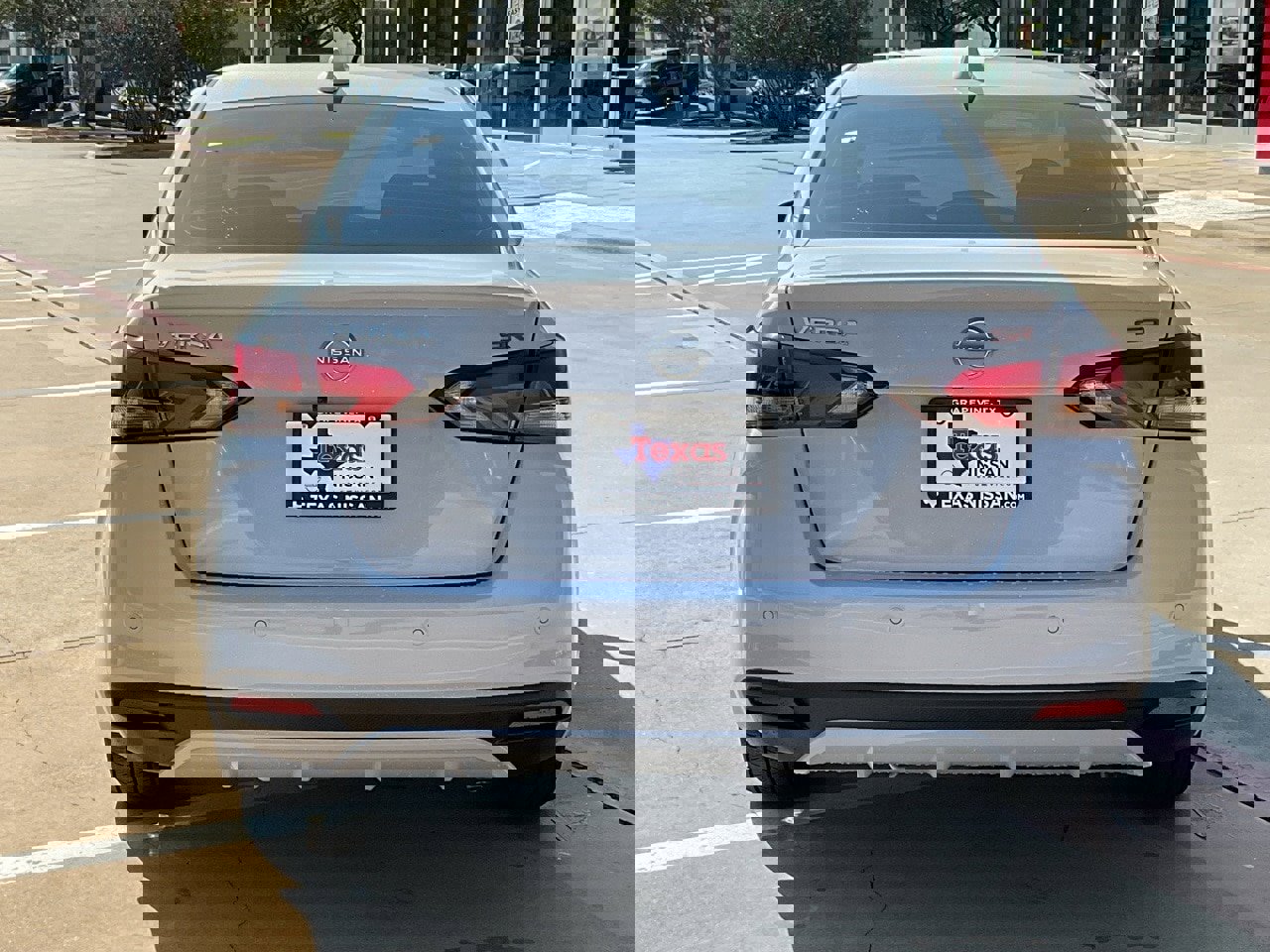 New 2025 Nissan Versa SR w/ Trunk Package image 6