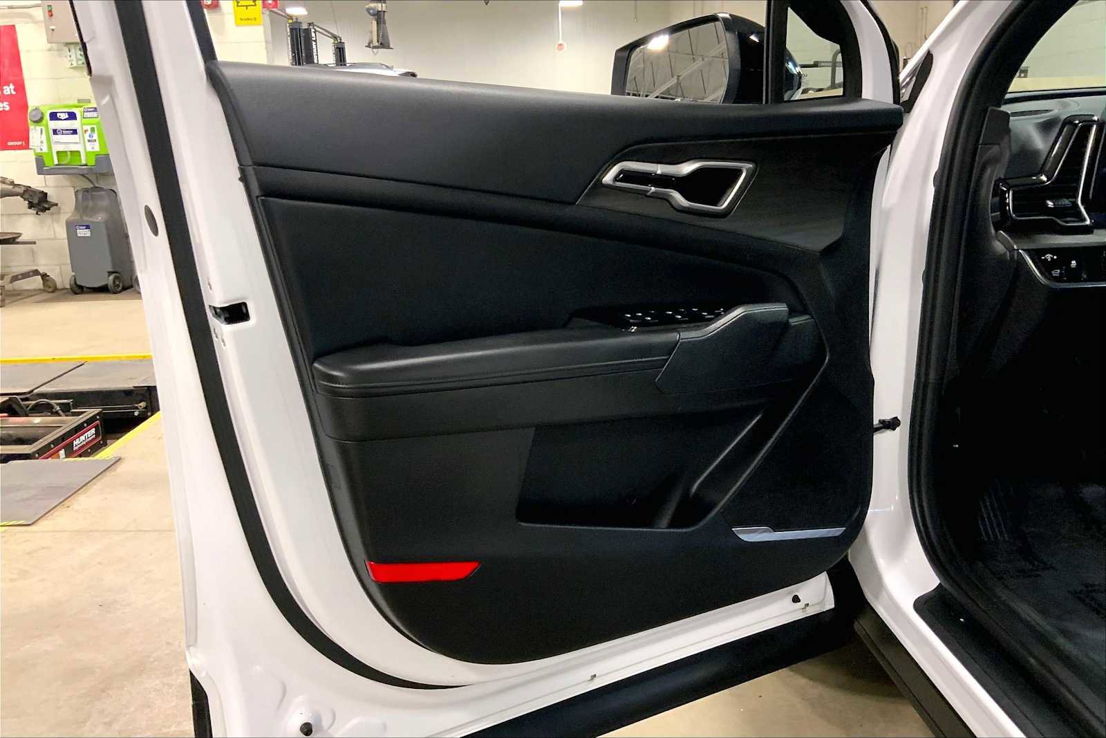 Used 2024 Kia Sportage X-Line w/ X-Line Premium Package AWD/4WD image 22