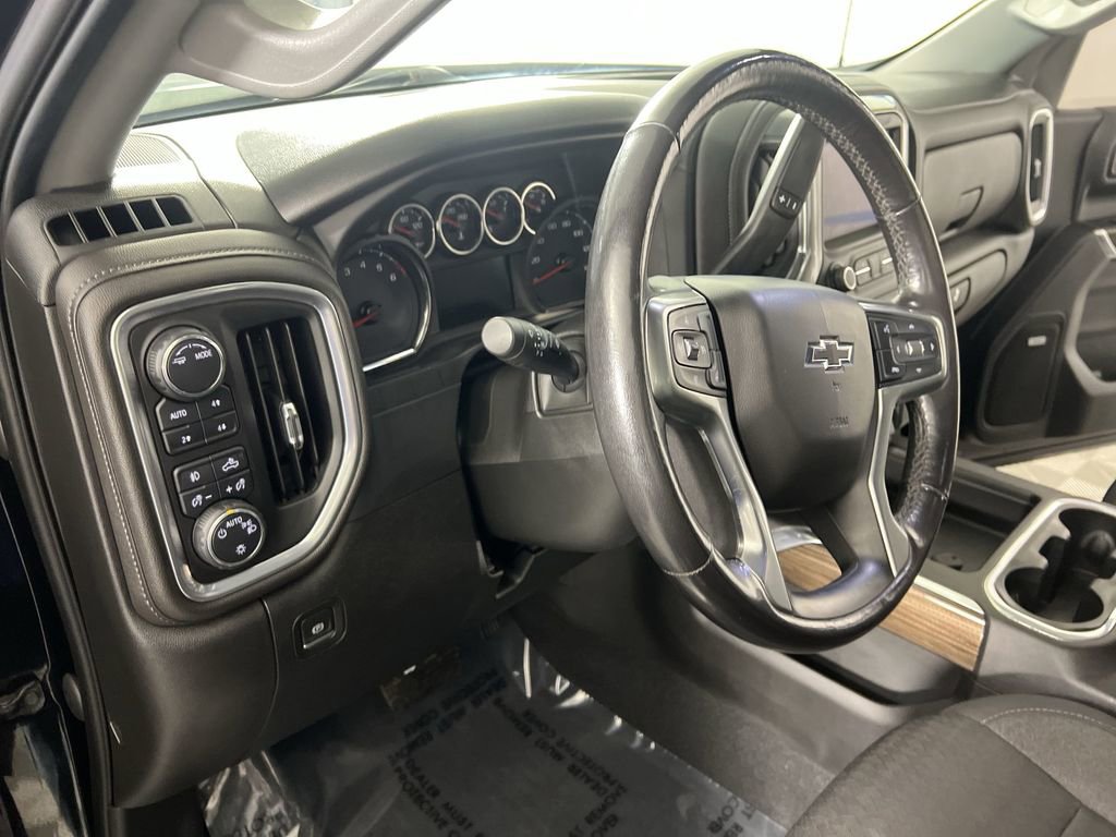 Certified 2020 Chevrolet Silverado 1500 RST image 11