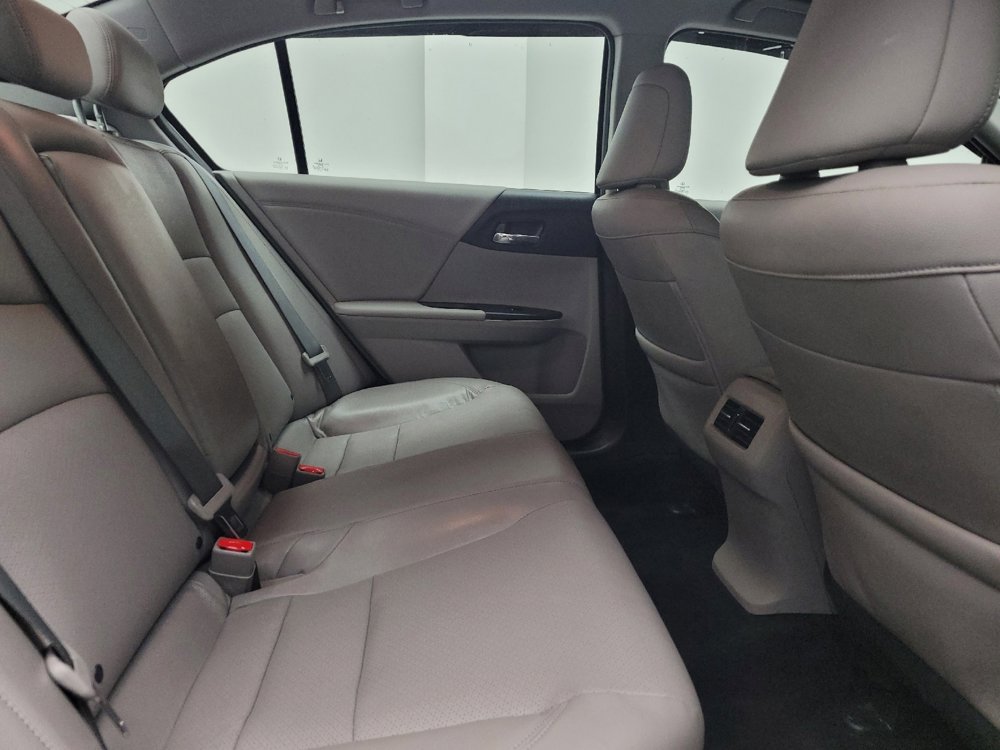 Used 2017 Honda Accord EX-L image 19