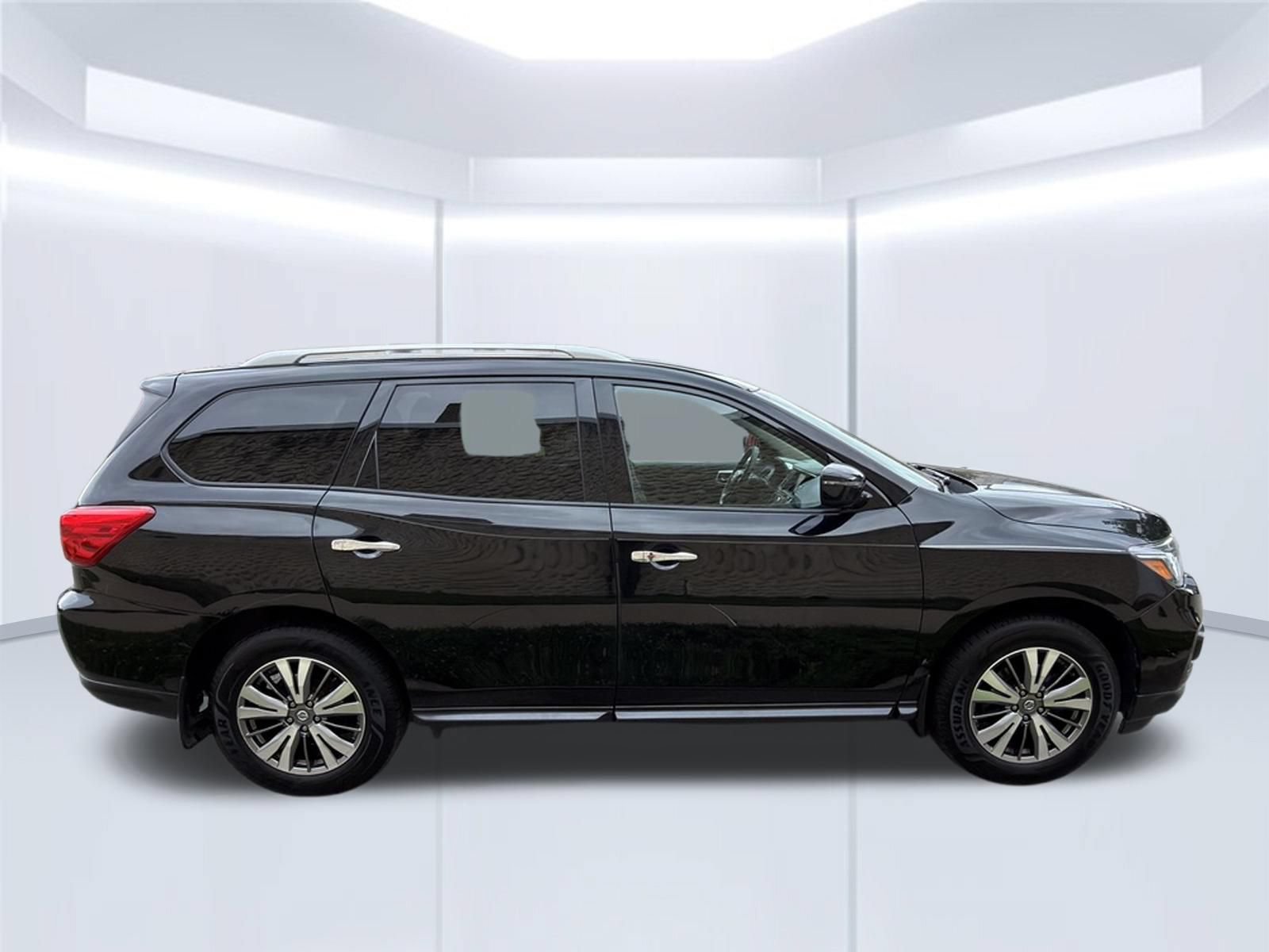Used 2019 Nissan Pathfinder S AWD/4WD image 4