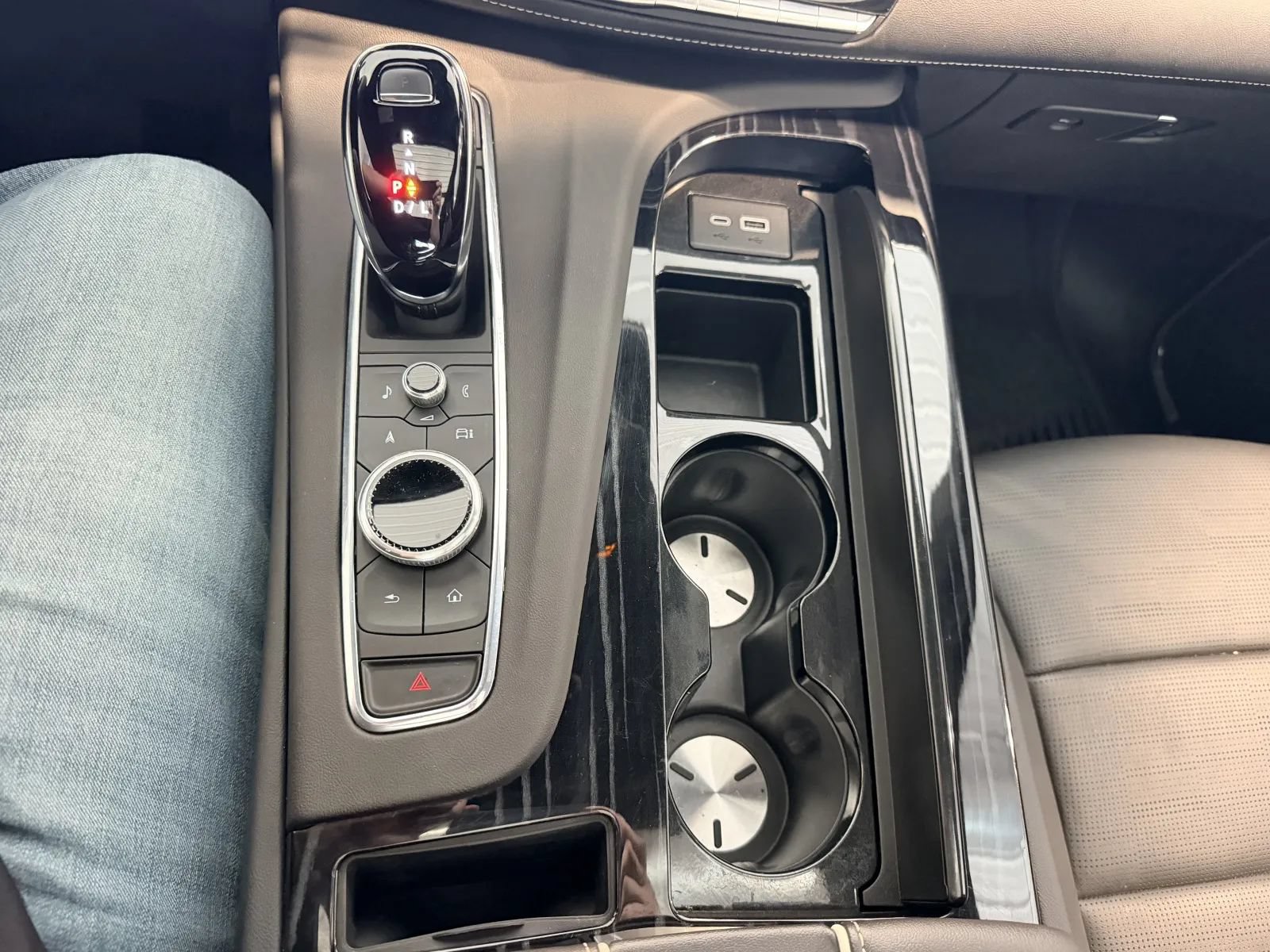 Used 2023 Cadillac Escalade Sport w/ Touring Package AWD/4WD image 44