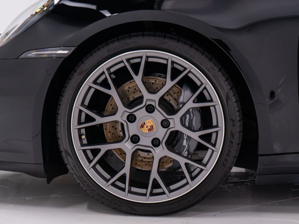 Used 2025 Porsche 911 Carrera RWD image 45
