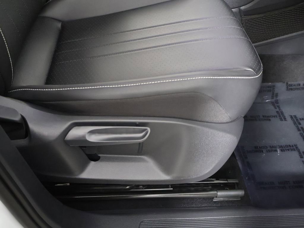 Used 2023 Volkswagen Tiguan SE image 32