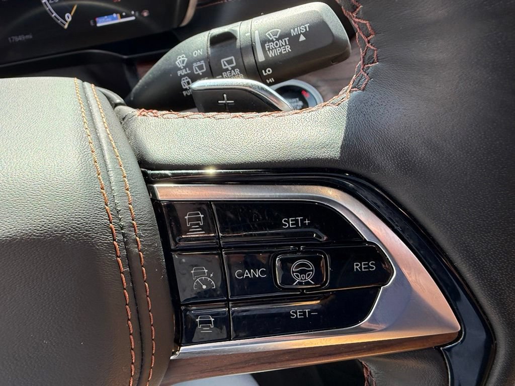 Certified 2025 Jeep Grand Cherokee L Summit AWD/4WD image 38