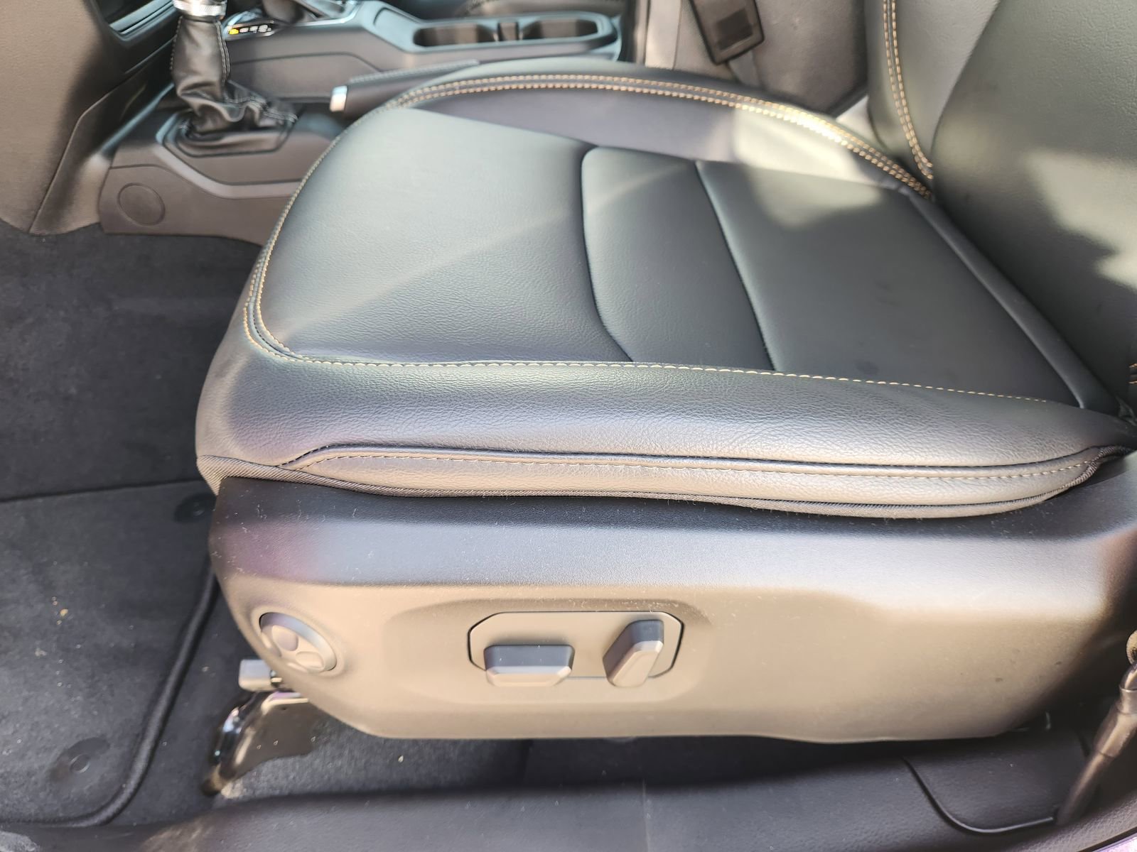 New 2026 Jeep Gladiator Sport image 19