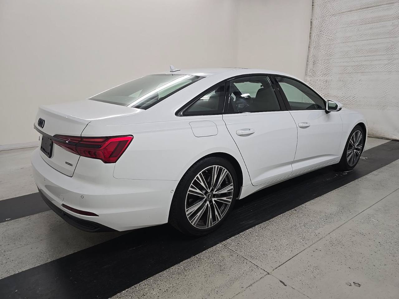 Used 2023 Audi A6 2.0T Premium w/ Convenience Package AWD/4WD image 2