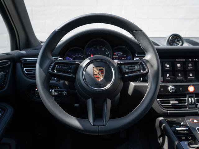 Certified 2026 Porsche Macan AWD/4WD image 23