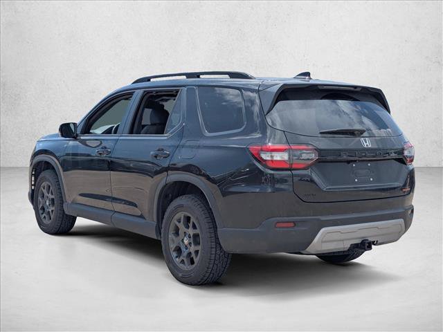 Used 2025 Honda Pilot TrailSport image 8
