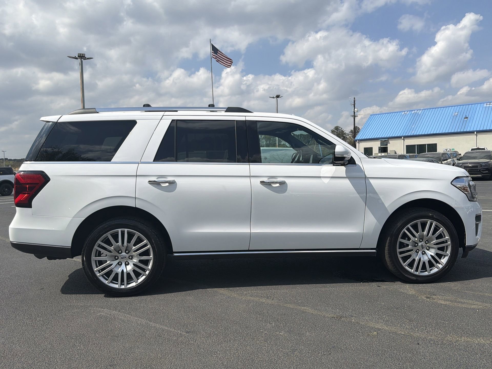 Certified 2024 Ford Expedition Limited image 38