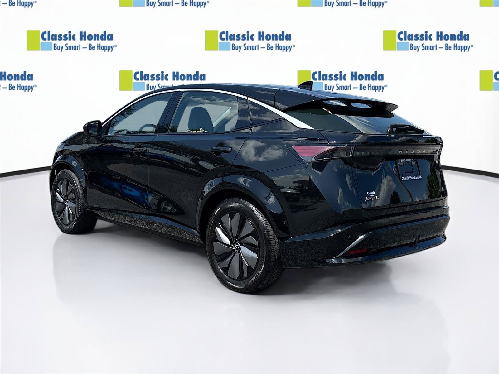 Used 2023 Nissan Ariya FWD image 5