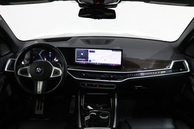 Used 2024 BMW X5 xDrive40i w/ M Sport Package AWD/4WD image 16