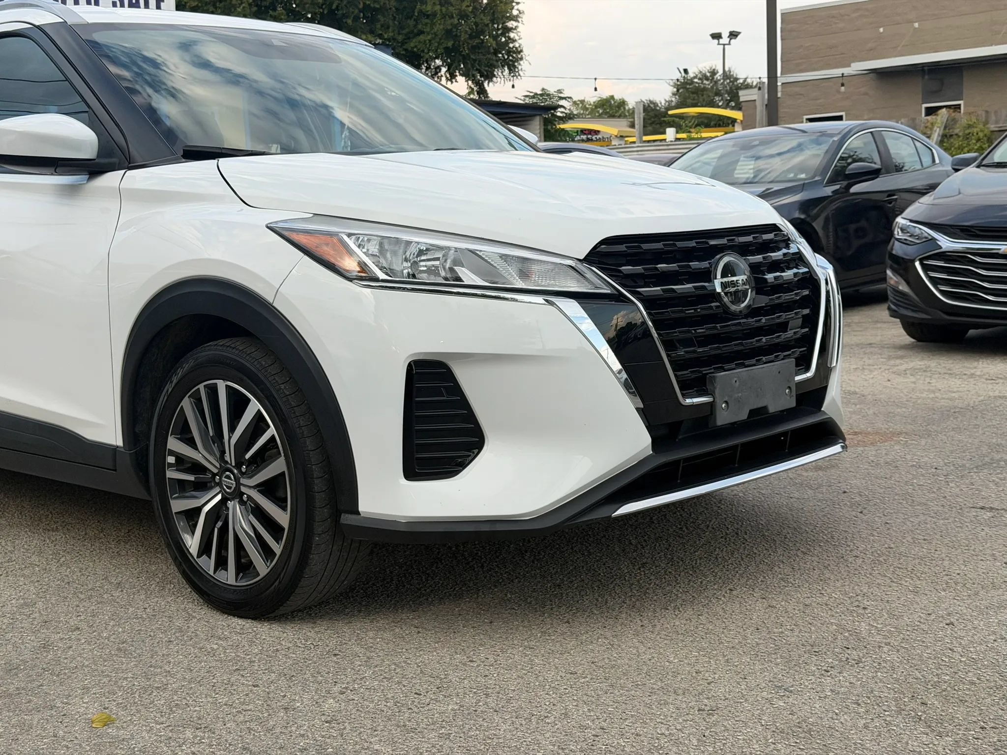 Used 2021 Nissan Kicks SV FWD image 8