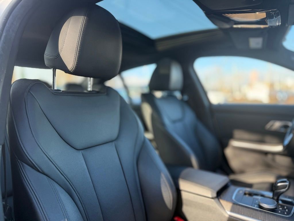 Used 2019 BMW 330i Sedan w/ Premium Package image 22