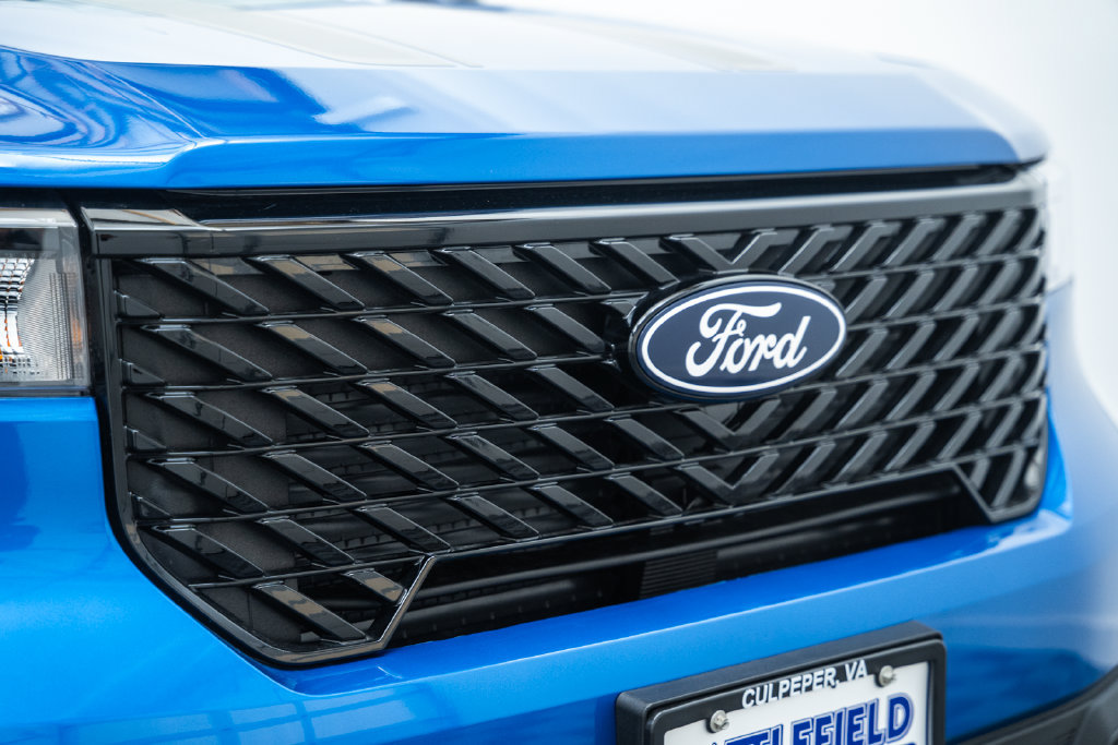 New 2026 Ford Maverick XLT w/ Equipment Group 301A AWD/4WD image 12