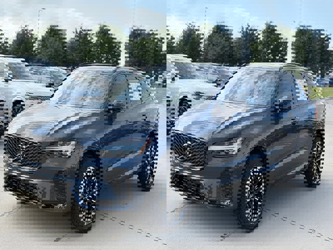 New 2026 Volvo XC60 B5 Plus w/ Protection Package Premier video 2