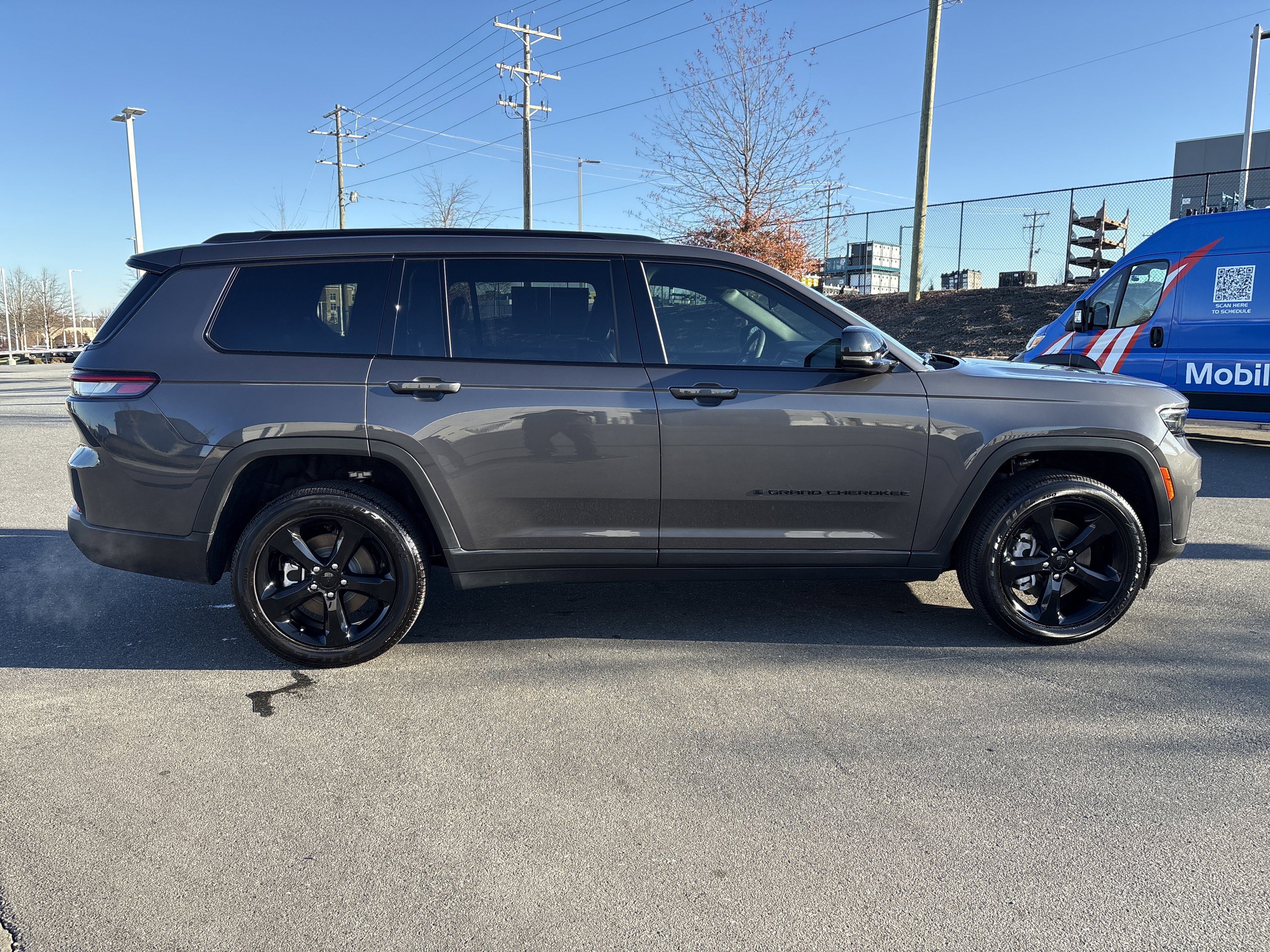 Certified 2025 Jeep Grand Cherokee L Altitude image 10