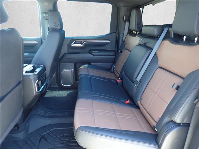 Used 2025 Chevrolet Silverado 1500 High Country AWD/4WD image 8