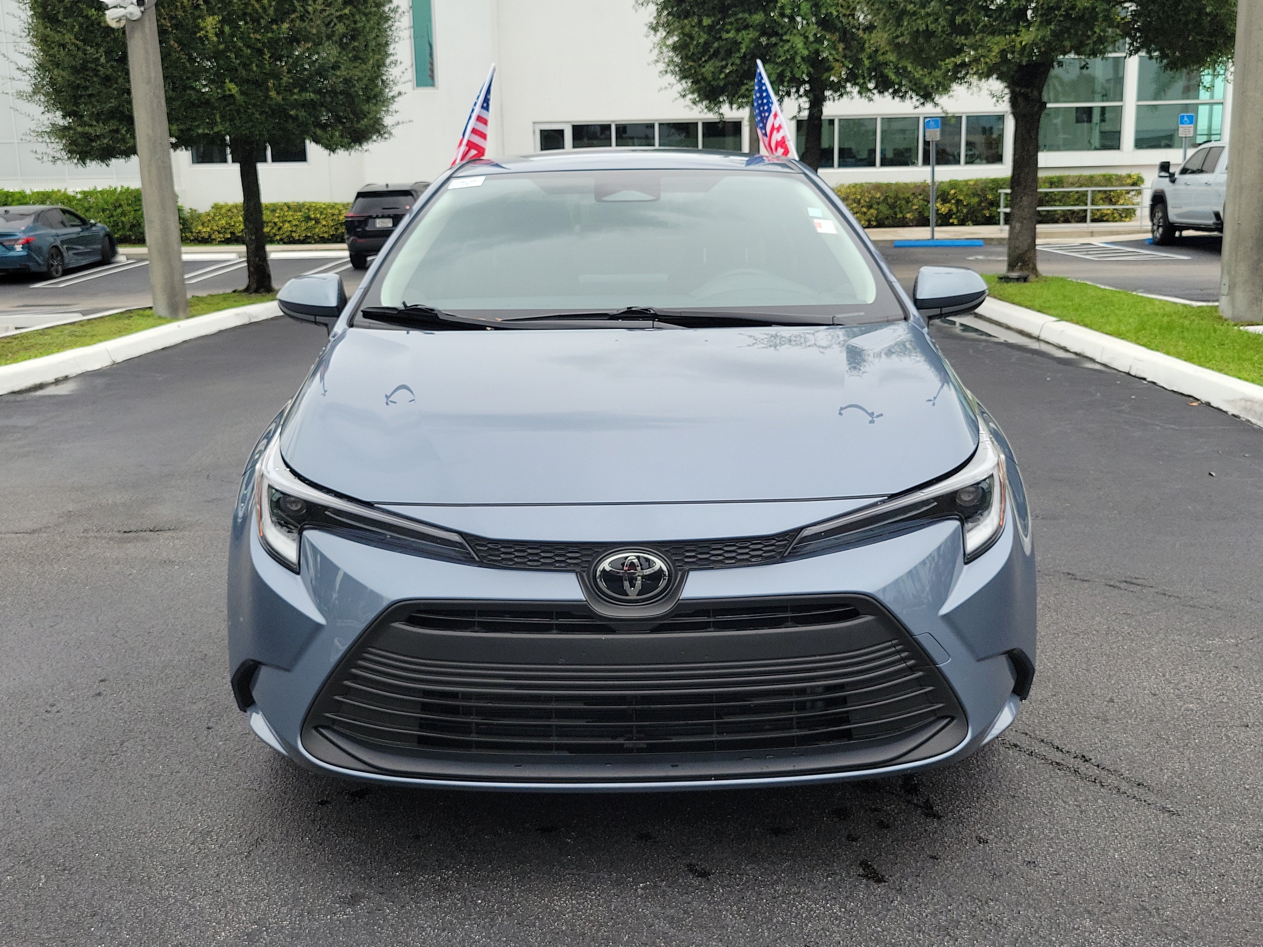 Used 2026 Toyota Corolla LE FWD image 4