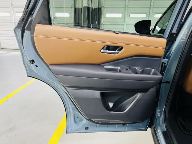 New 2026 Nissan Pathfinder Platinum image 30