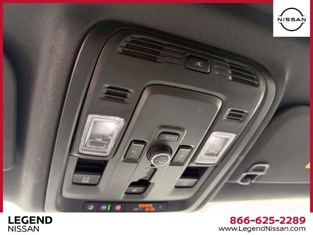 Used 2025 Chevrolet Suburban Premier AWD/4WD image 34