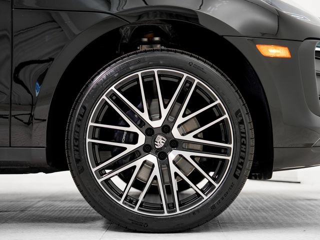 Certified 2026 Porsche Macan AWD/4WD image 29
