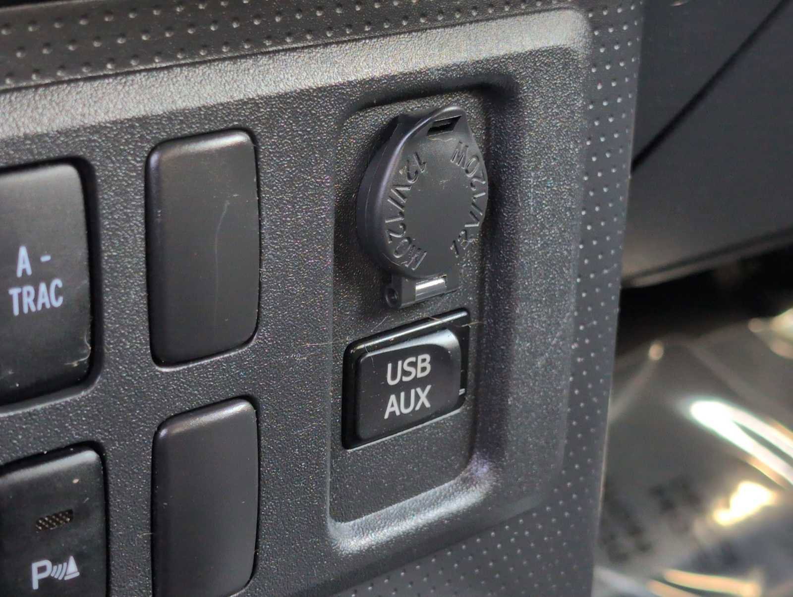 Used 2012 Toyota FJ Cruiser 4WD w/ Upgrade Pkg image 28