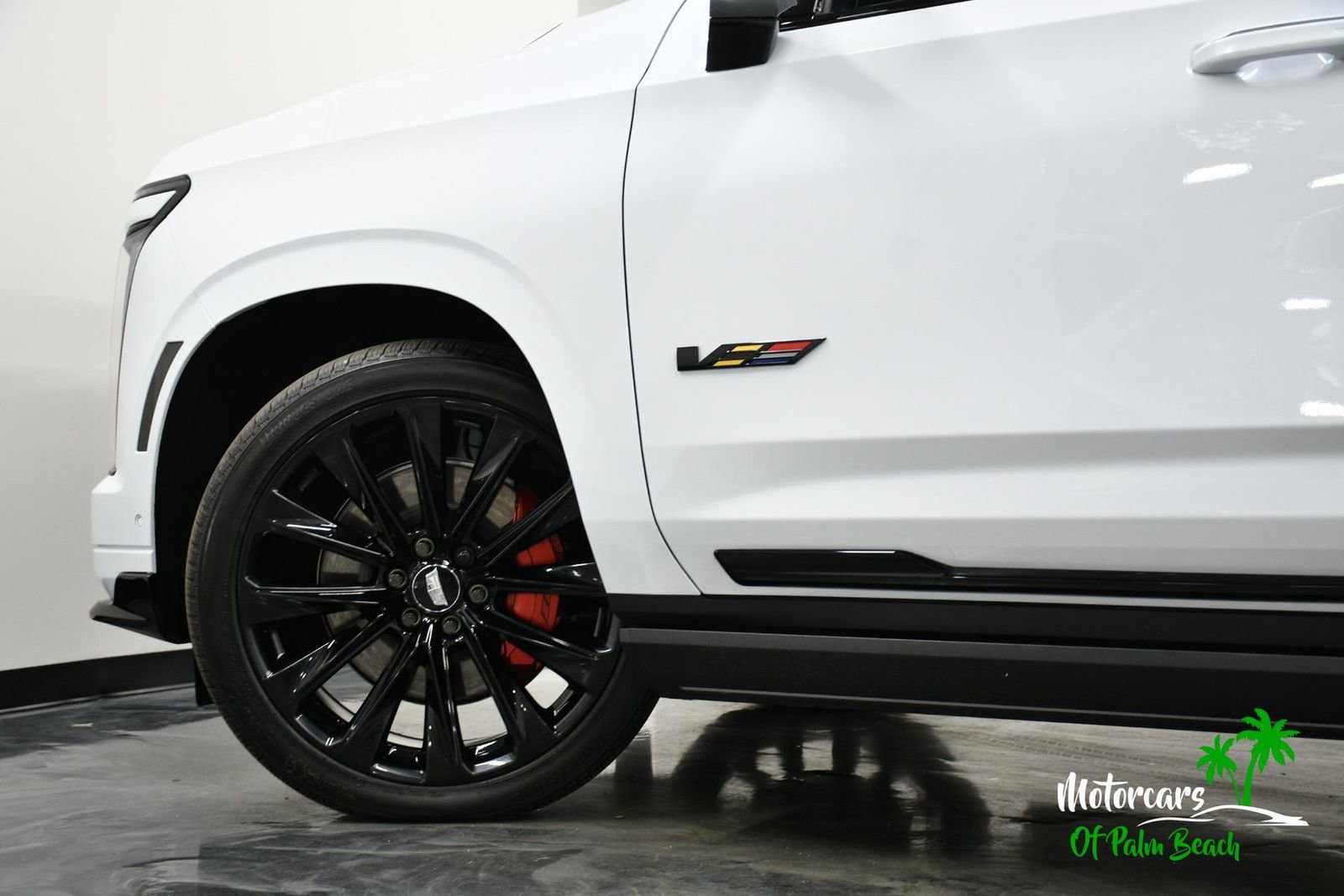 Used 2026 Cadillac Escalade V w/ LPO, ONYX Package image 6