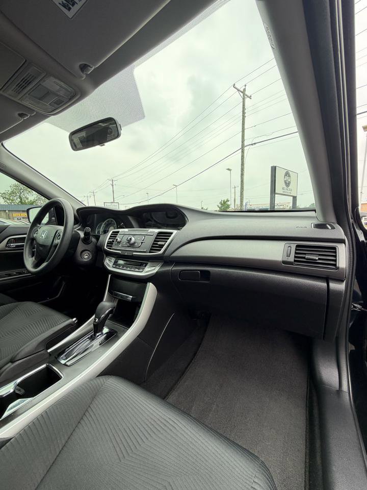 Used 2014 Honda Accord LX image 18