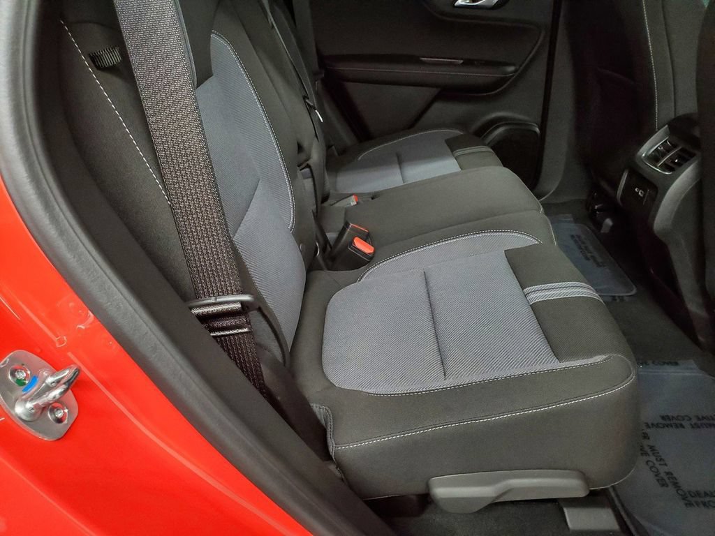 Used 2025 Chevrolet Blazer LT FWD image 24