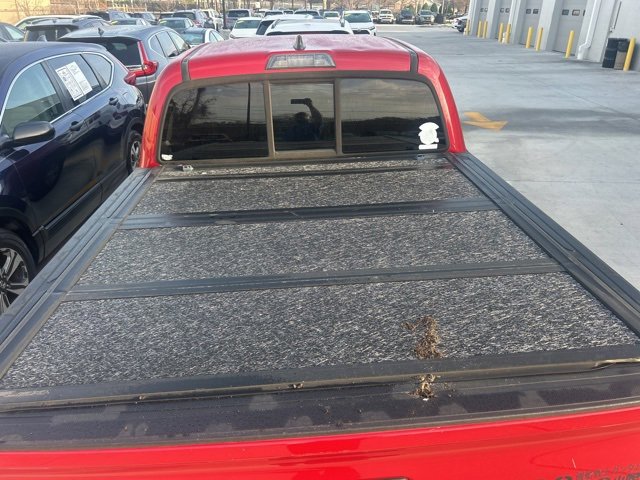 Used 2016 Toyota Tacoma SR5 w/ Towing Package image 8