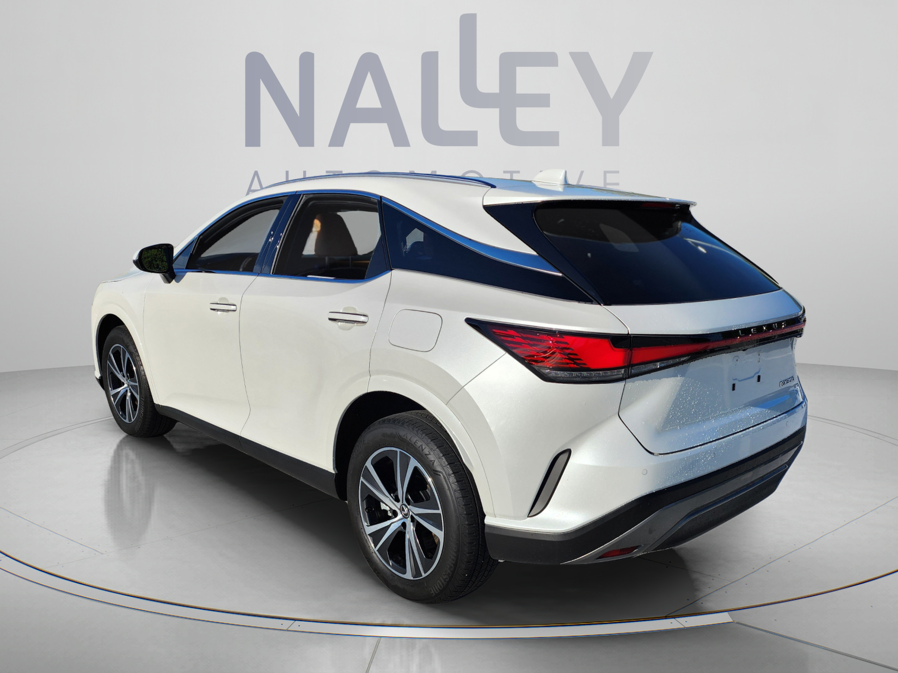 Used 2025 Lexus RX 350 Premium w/ Accessory Package (Z1) FWD image 3