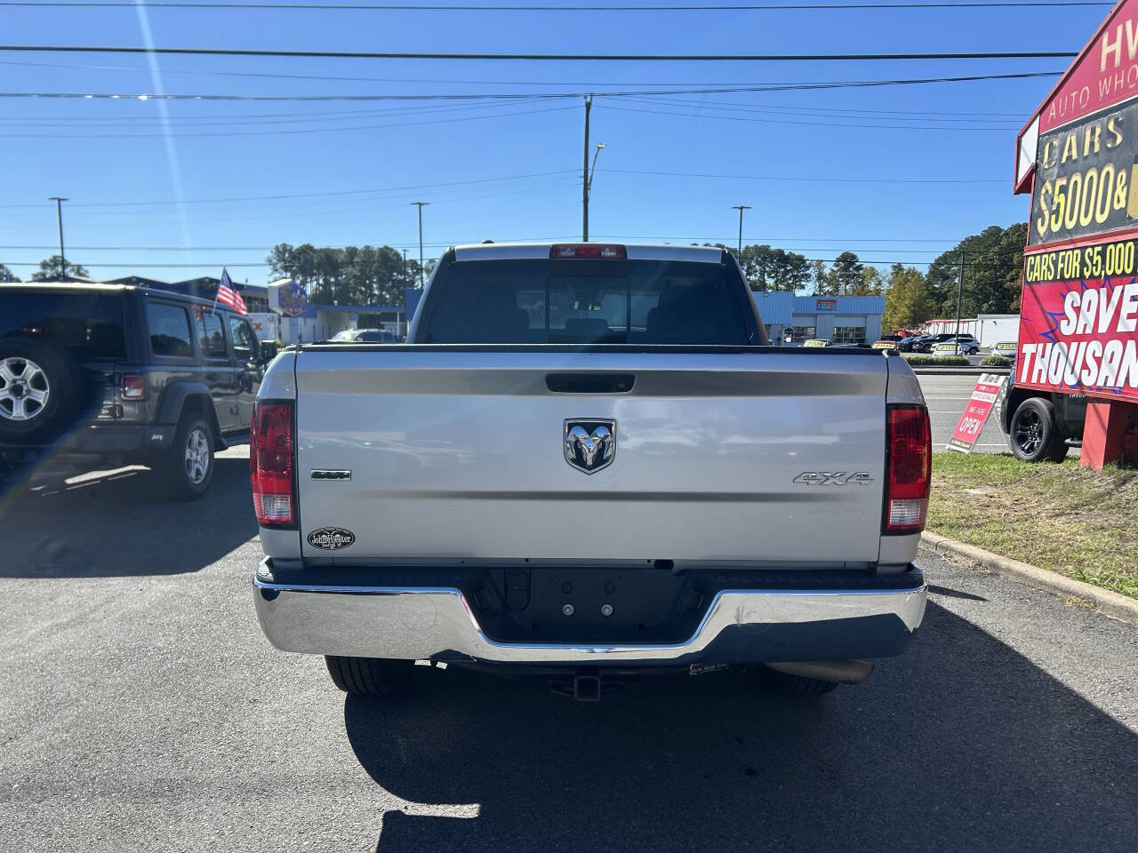Used 2018 RAM 1500 Classic SLT image 6
