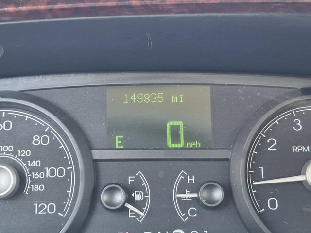 Used 2006 Lincoln Town Car Signature RWD image 11